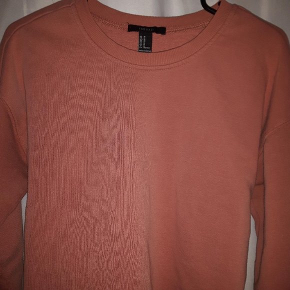 💥3/$25💥 Forever 21 Long Sleeve Crop Top Sweater Shirt Peach Coral size M - Picture 4 of 8